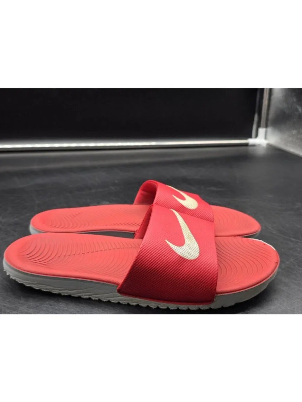 Nike Sandals Shoes Youth Size 5Y Red Slide 819352-600 Casual Comfort Damage